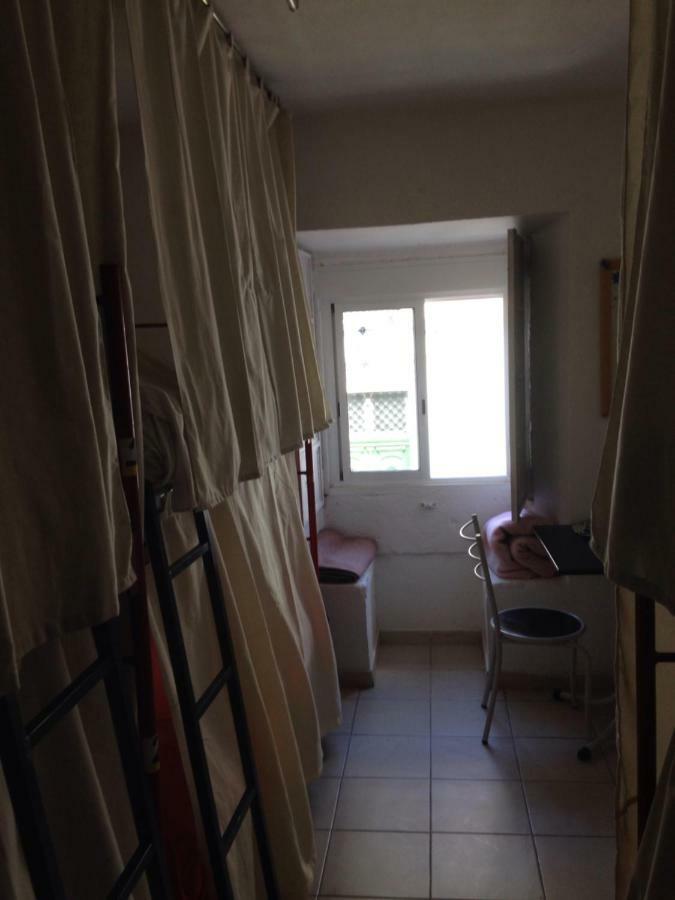 Acm Hostal *